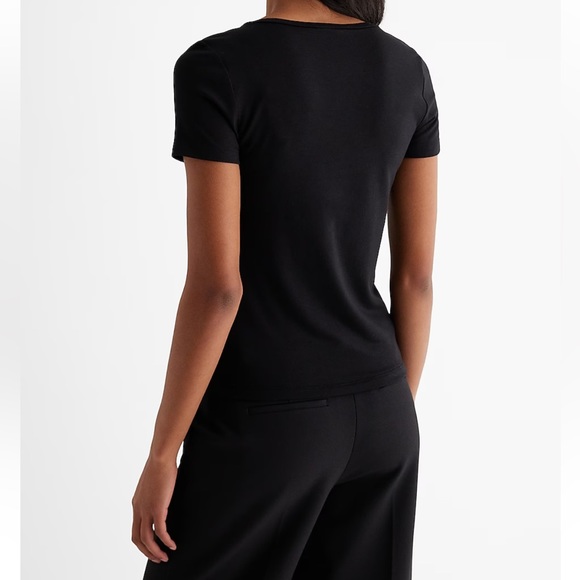 Express V-Neck Double Layer Tee - Picture 5 of 5